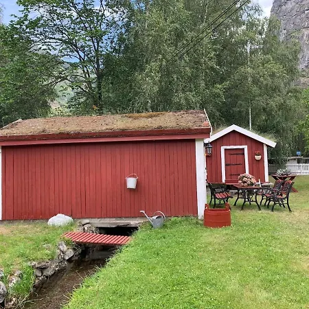 Nyaraló Aobrio Holidayhouse, Authentic Norwegian Close To Flam